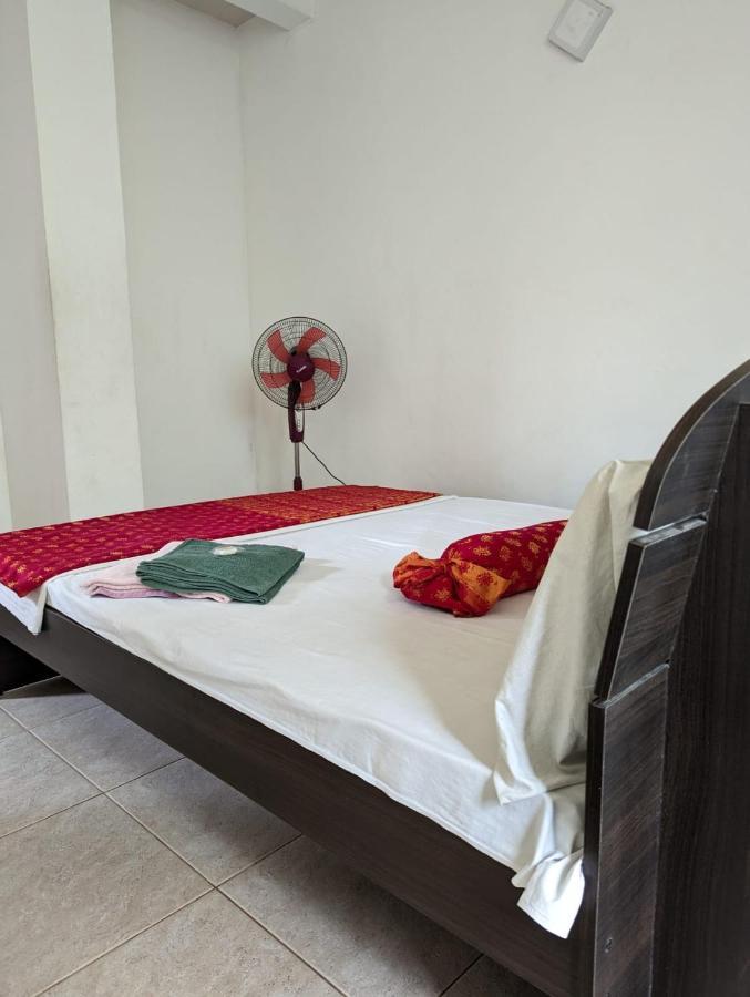 Shiranthi Guest House Rajagiriya Bagian luar foto