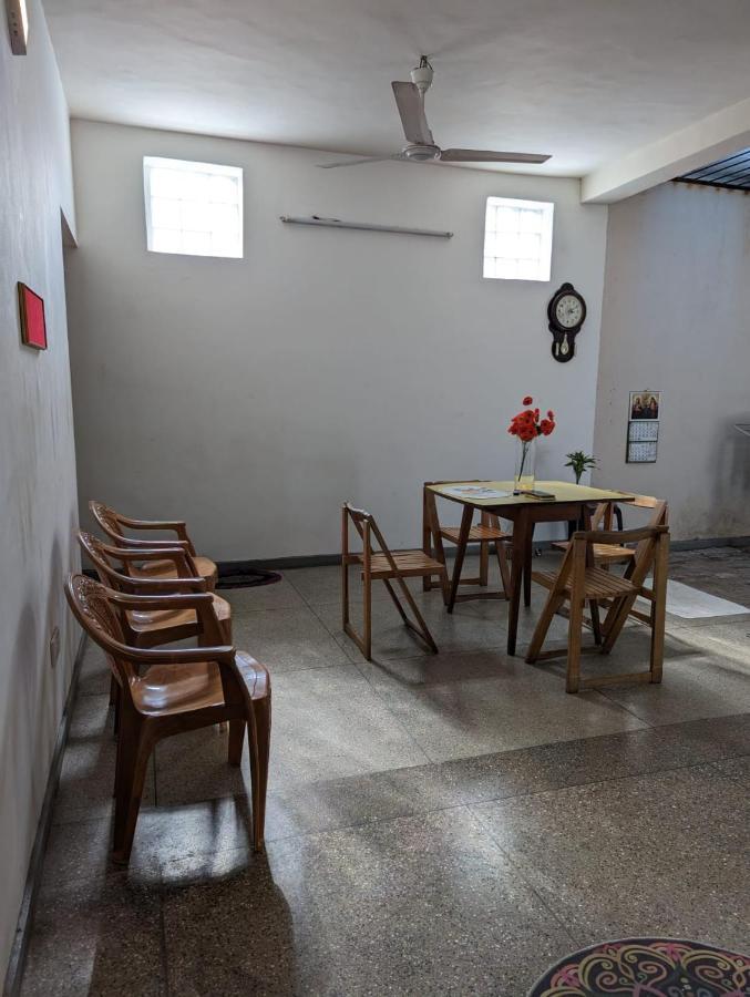 Shiranthi Guest House Rajagiriya Bagian luar foto