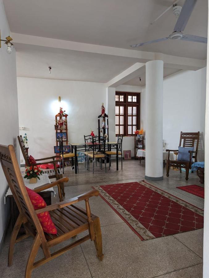 Shiranthi Guest House Rajagiriya Bagian luar foto